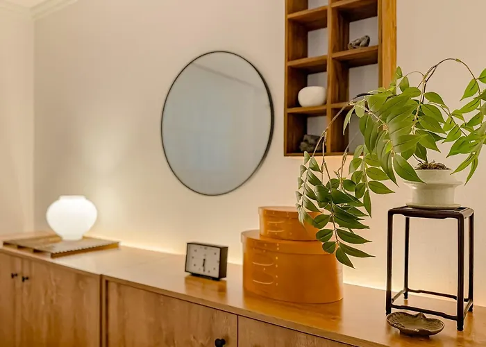 New Hongdae Yeonnam Cozy 2br 5min Airport Bus Villa Seoel