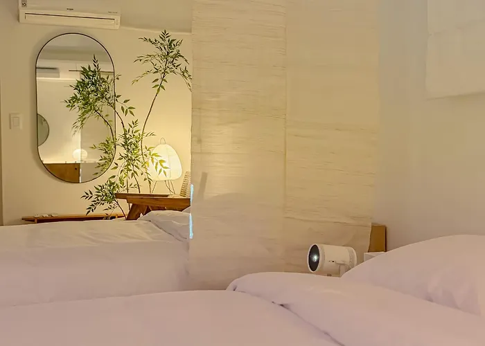 New Hongdae Yeonnam Cozy 2br 5min Airport Bus Villa *