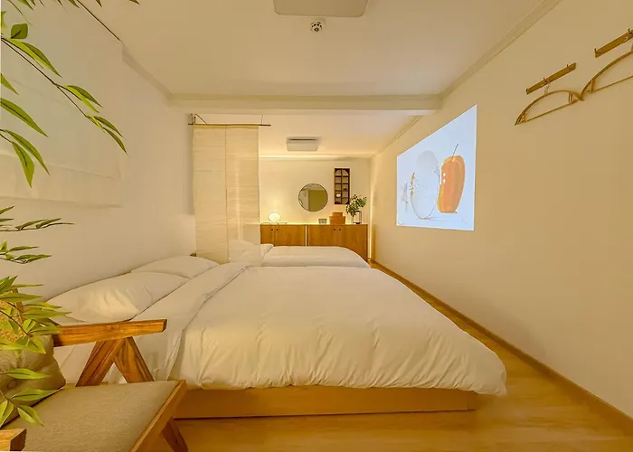 New Hongdae Yeonnam Cozy 2br 5min Airport Bus * Seoel