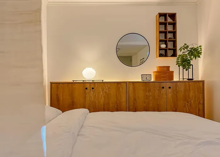 New Hongdae Yeonnam Cozy 2br 5min Airport Bus Villa *