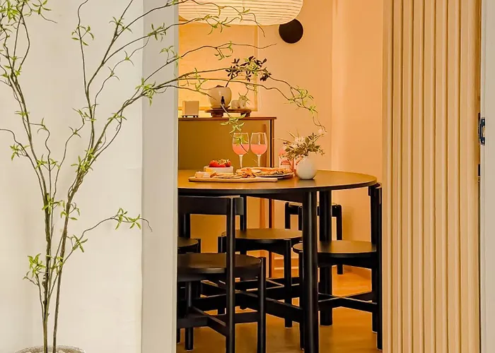 New Hongdae Yeonnam Cozy 2br 5min Airport Bus Villa *