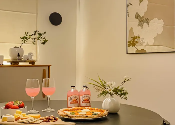 New Hongdae Yeonnam Cozy 2br 5min Airport Bus Villa