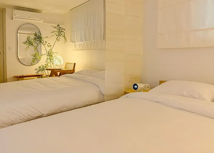 New Hongdae Yeonnam Cozy 2br 5min Airport Bus Villa *