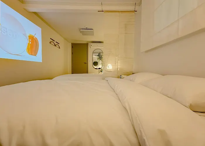 New Hongdae Yeonnam Cozy 2br 5min Airport Bus *