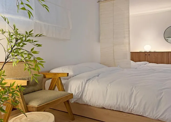 Villa New Hongdae Yeonnam Cozy 2br 5min Airport Bus