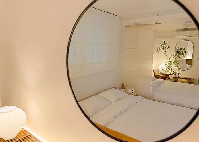 New Hongdae Yeonnam Cozy 2br 5min Airport Bus Villa Seoel