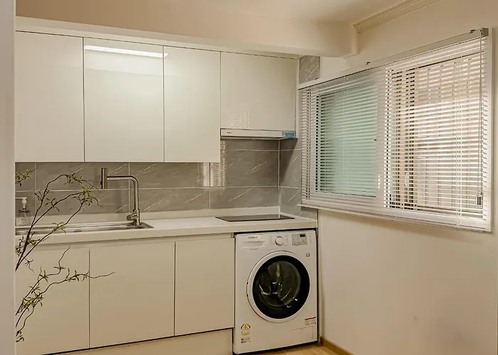 New Hongdae Yeonnam Cozy 2br 5min Airport Bus Villa Seoel